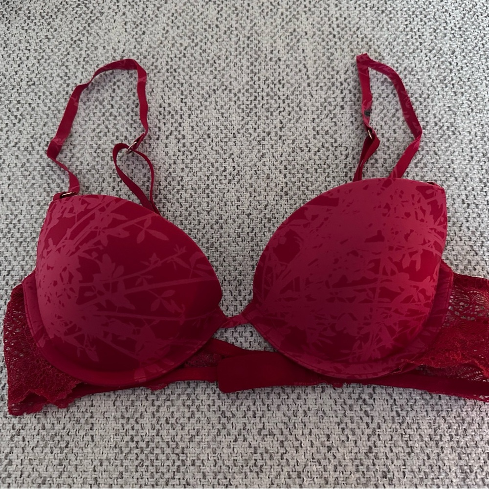 Elegant Red Lace Bra